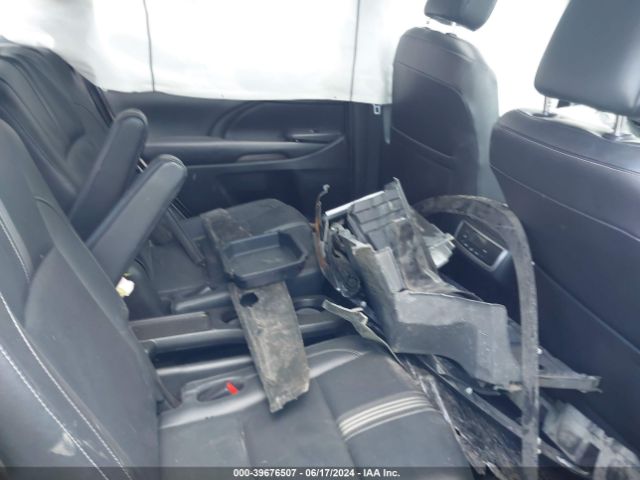 5TDJZRFH3JS847945 Toyota Highlander Se