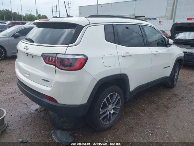 3C4NJCBB9JT494589 Jeep Compass Sun And Wheel Fwd