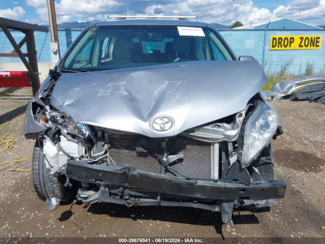 5TDDK3DC9ES083093 Toyota Sienna Limited 7 Passenger