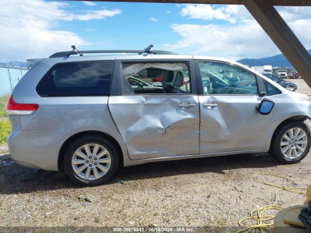 5TDDK3DC9ES083093 Toyota Sienna Limited 7 Passenger