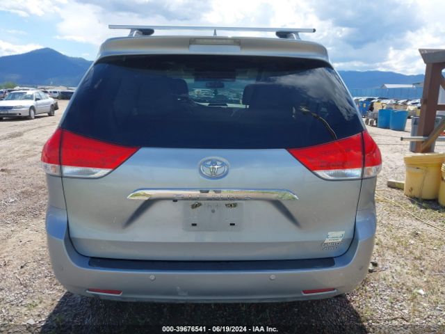 5TDDK3DC9ES083093 Toyota Sienna Limited 7 Passenger