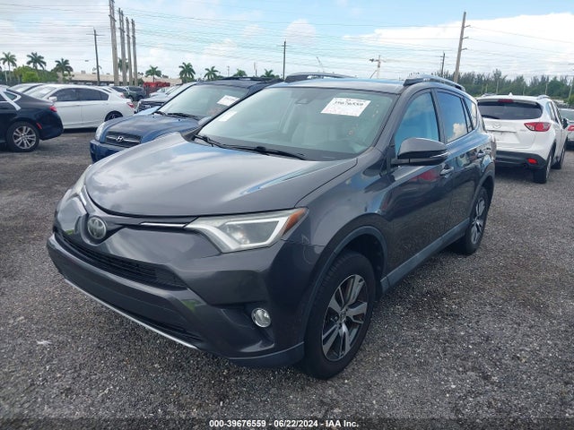 Toyota Rav4 Xle 2018 2T3WFREV9JW439762 Image 2