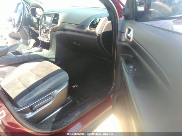 1C4RJFAG2GC393852 Jeep Grand Cherokee Laredo
