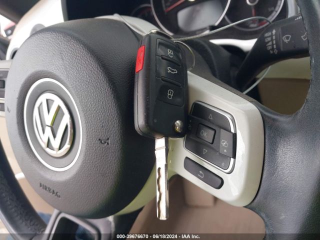 3VW517AT5FM813387 Volkswagen Beetle 1.8t
