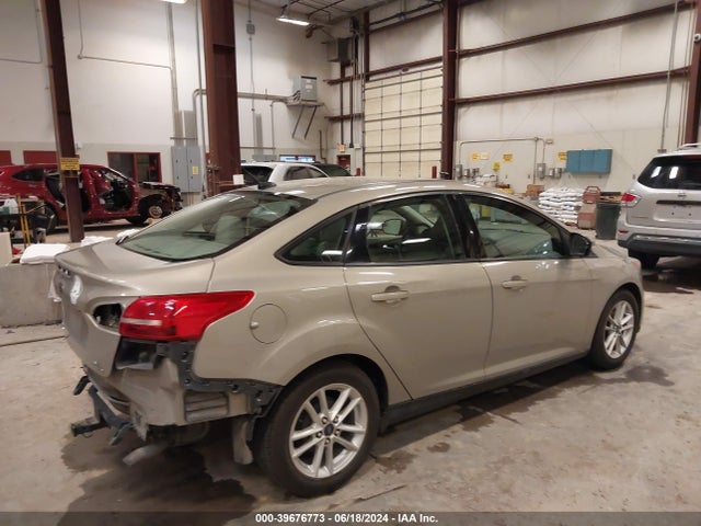 Ford FOCUS SE 2016 1FADP3F27GL387619 Image 4