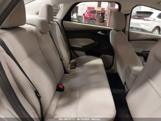 Ford FOCUS SE 2016 1FADP3F27GL387619 Image 8