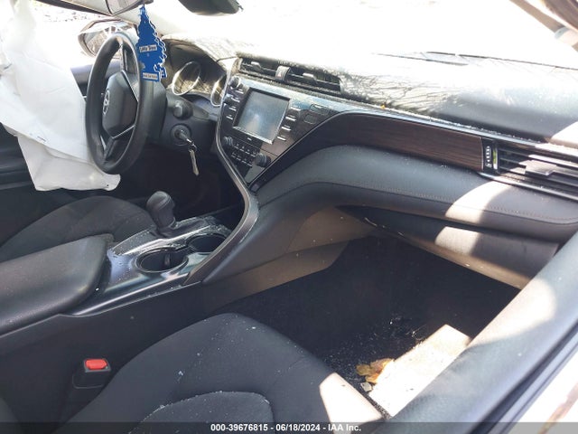 Toyota CAMRY LE 2020 4T1C11AK4LU334329 Image 5