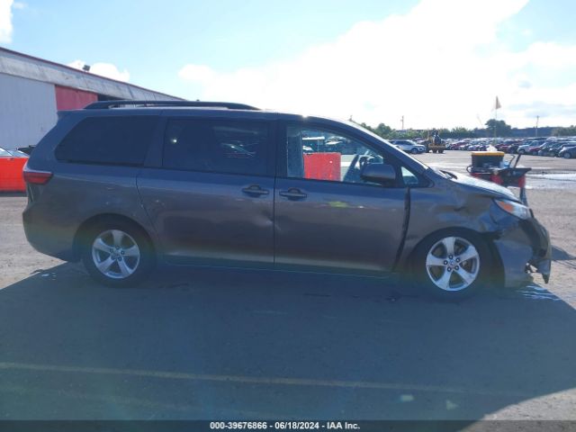 5TDKZ3DCXHS777573 Toyota Sienna Le 8 Passenger