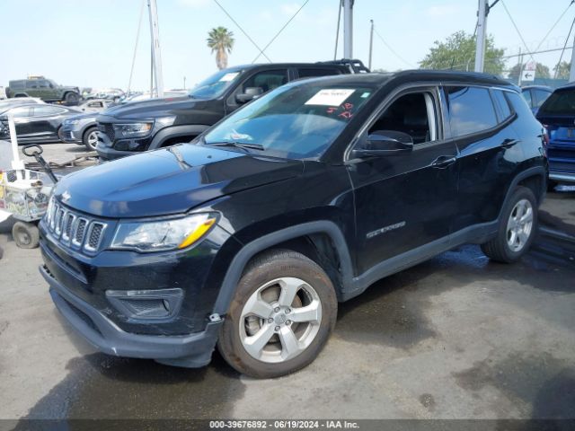 3C4NJDBB2JT349691 Jeep Compass Latitude 4x4