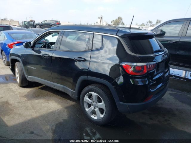 3C4NJDBB2JT349691 Jeep Compass Latitude 4x4