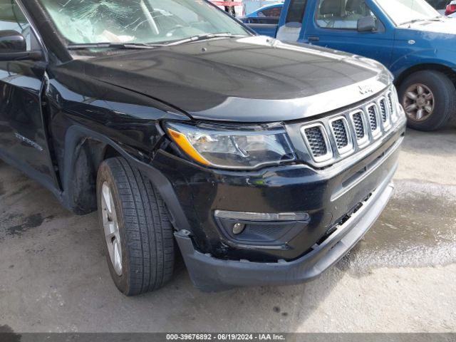 3C4NJDBB2JT349691 Jeep Compass Latitude 4x4