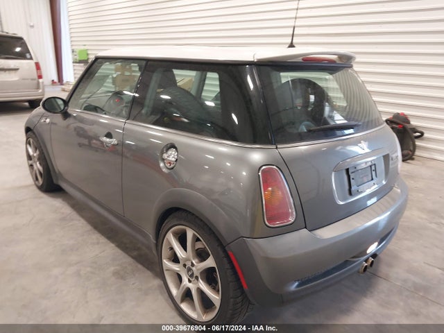 2003 MINI COOPER S WMWRE334X3TD62851 Photo 2