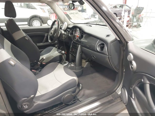 2003 MINI COOPER S WMWRE334X3TD62851 Photo 4