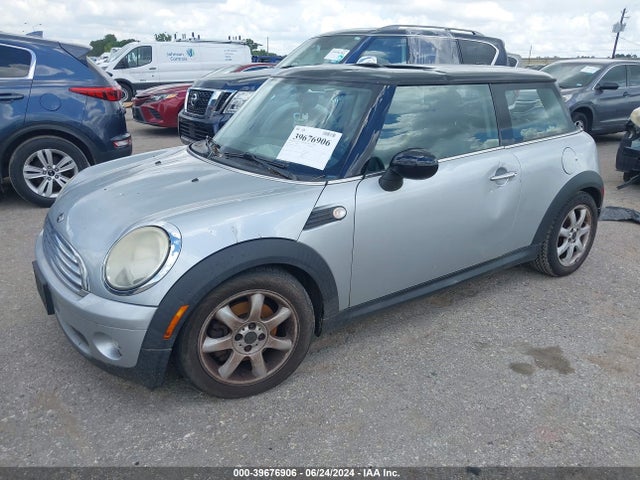 2009 MINI COOPER WMWMF33509TW71475 Photo 1