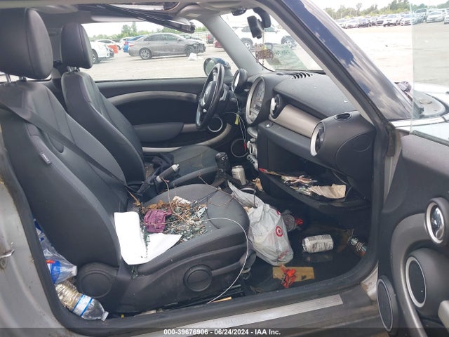 2009 MINI COOPER WMWMF33509TW71475 Photo 4