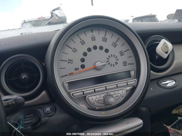 2009 MINI COOPER WMWMF33509TW71475 Photo 6