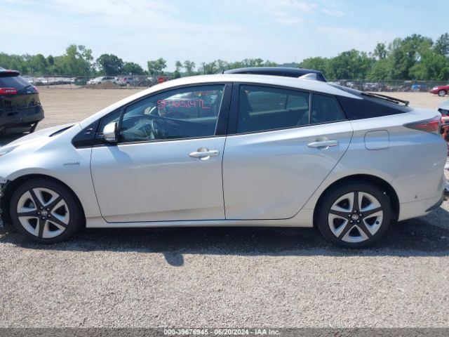 JTDKARFU7G3513940 Toyota Prius Four Touring