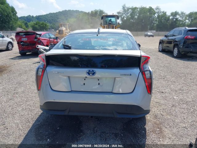 JTDKARFU7G3513940 Toyota Prius Four Touring