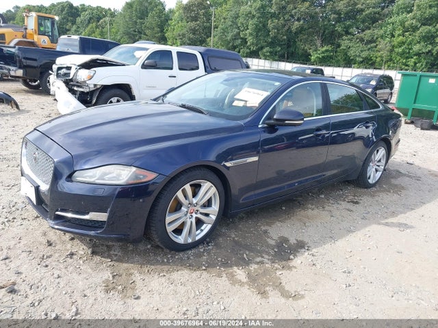 2016 JAGUAR XJ SAJWJ2GD1G8V93229 Photo 1