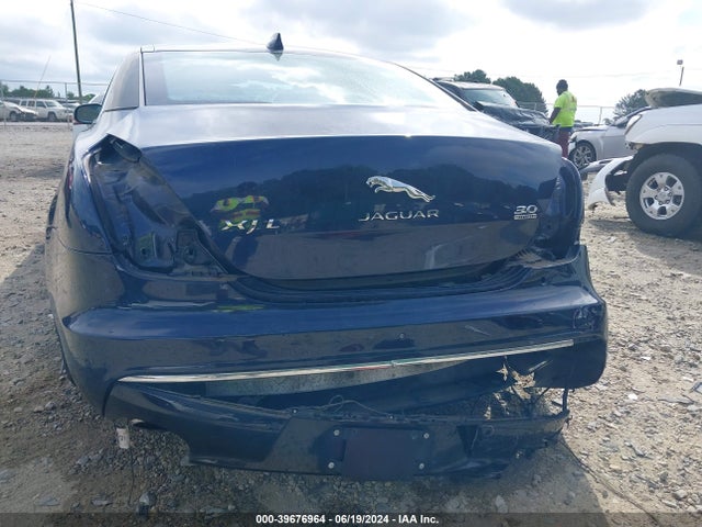 2016 JAGUAR XJ SAJWJ2GD1G8V93229 Photo 5