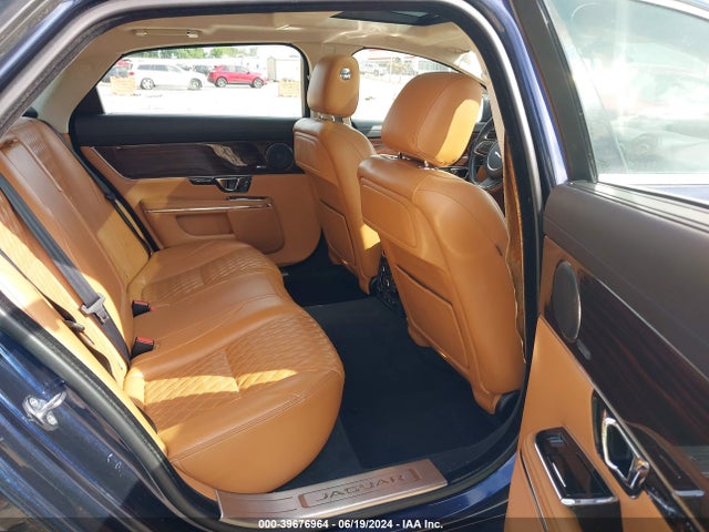 2016 JAGUAR XJ SAJWJ2GD1G8V93229 Photo 7