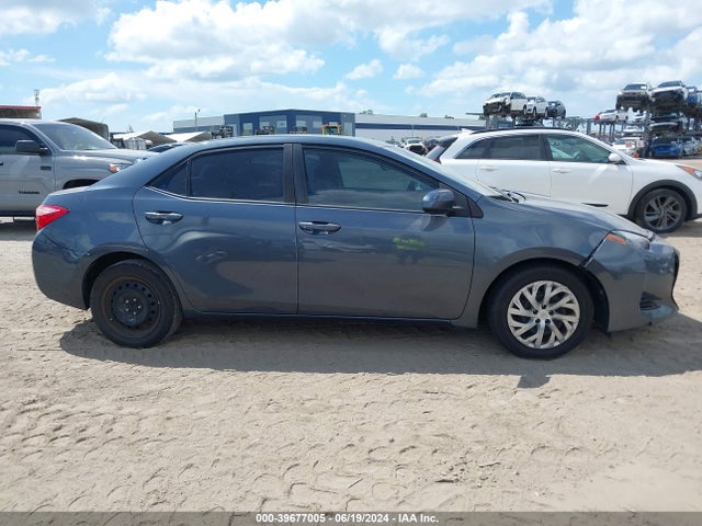 Toyota COROLLA LE 2018 5YFBURHE2JP839723 Image 13