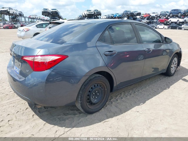 Toyota COROLLA LE 2018 5YFBURHE2JP839723 Image 4