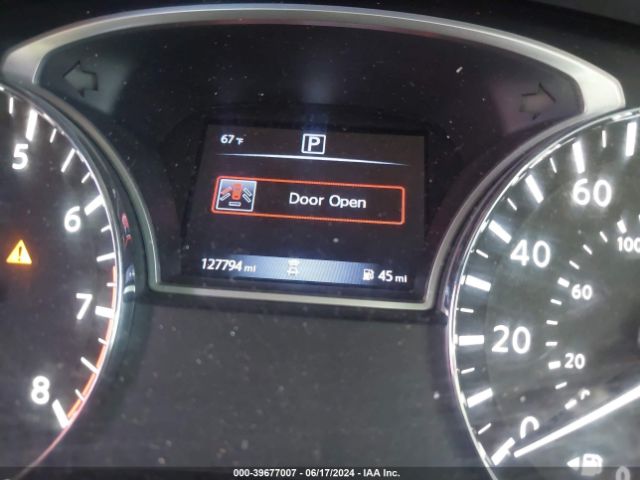 5N1DR2MN5JC633548 Nissan Pathfinder Sv