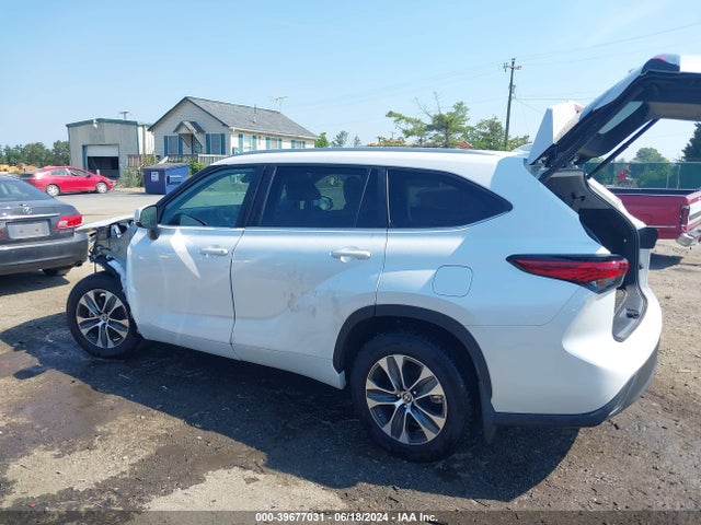 Toyota Highlander Xle 2023 5TDKDRBH4PS034003 Image 3