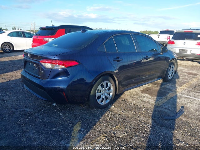 Toyota COROLLA LE 2022 5YFEPMAE6NP388318 Image 4