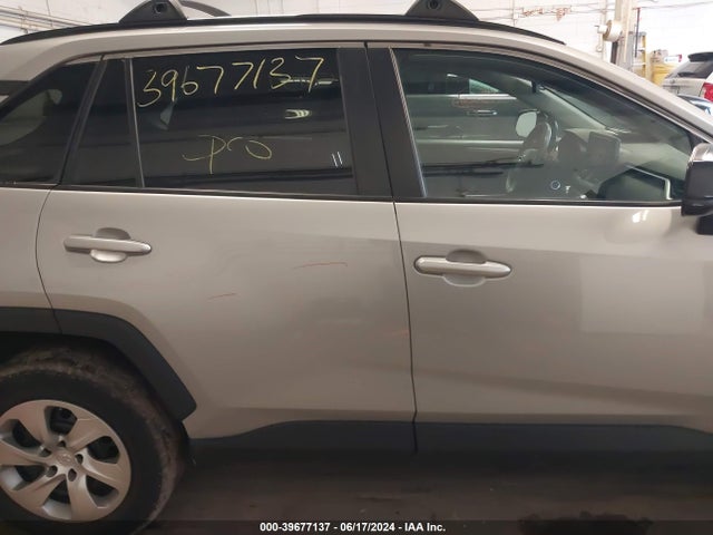 Toyota RAV4 LE 2019 2T3F1RFV9KW034399 Image 13
