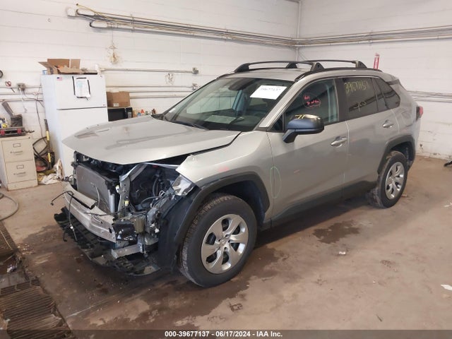 Toyota RAV4 LE 2019 2T3F1RFV9KW034399 Image 2