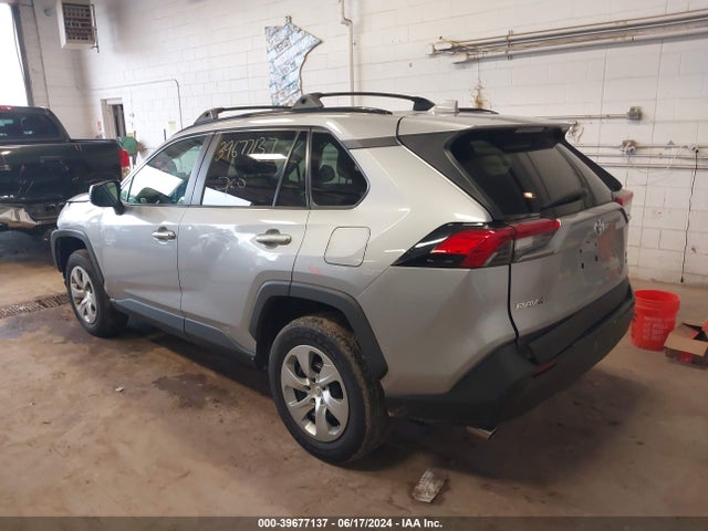 Toyota RAV4 LE 2019 2T3F1RFV9KW034399 Image 3