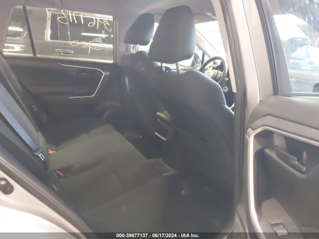 Toyota RAV4 LE 2019 2T3F1RFV9KW034399 Image 8