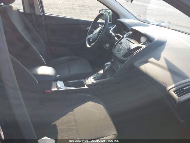 1FADP3F21GL401059 Ford FOCUS SE