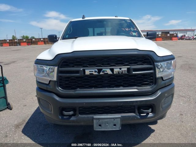 3C6UR5HJ6NG203079 RAM 2500 Tradesman  4x4 8' Box
