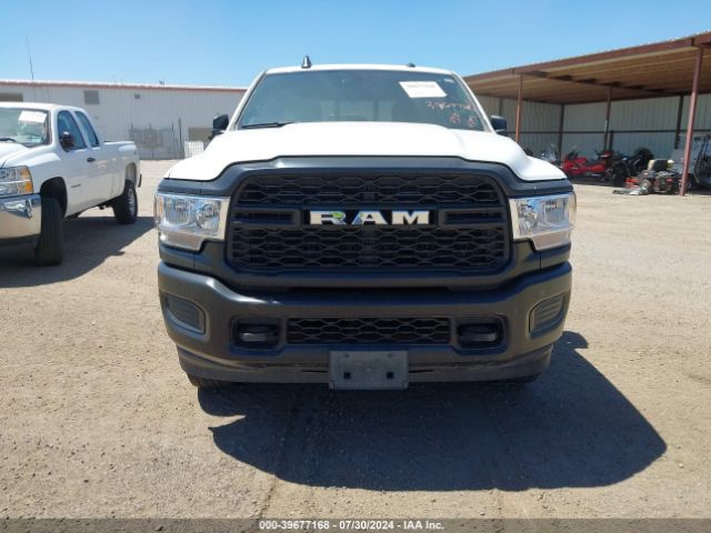 3C6UR5HJ6NG203079 RAM 2500 Tradesman  4x4 8' Box