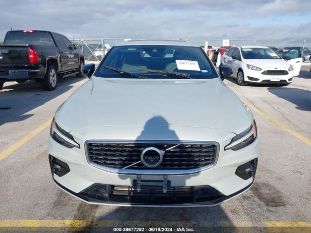 7JR102FM3KG015517 Volvo S60 T5 R-design