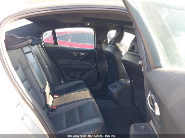 7JR102FM3KG015517 Volvo S60 T5 R-design