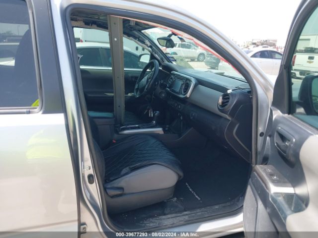 5TFAZ5CN0HX048048 Toyota Tacoma Sr5 V6