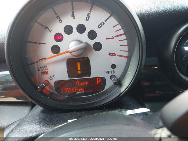 2011 MINI COOPER S CLUBMAN WMWZG3C56BTY35904 Photo 6