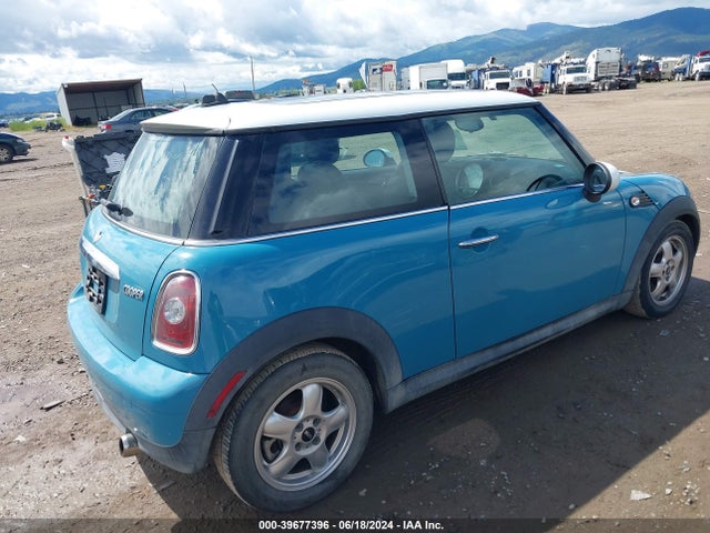 2010 MINI COOPER WMWMF3C55ATZ62199 Photo 3