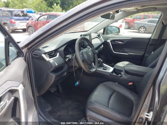 2T3A1RFV1MC216838 Toyota Rav4 Xle Premium