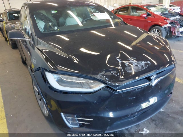 Tesla Model X 60d/70d/75d/90d 2016 5YJXCAE2XGF008172 Image 6