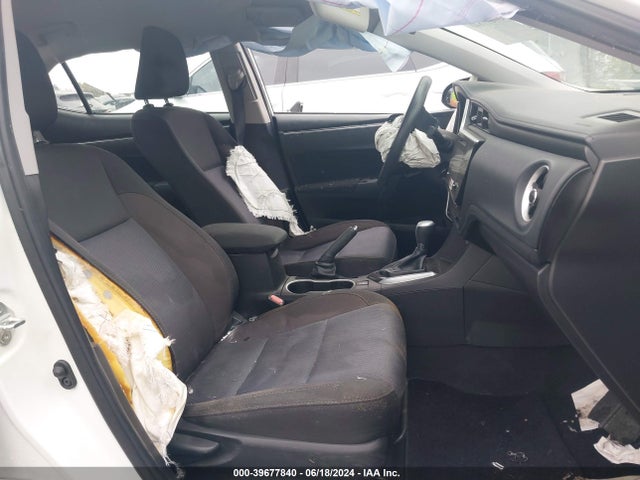 Toyota COROLLA LE 2018 5YFBURHE0JP855631 Image 5