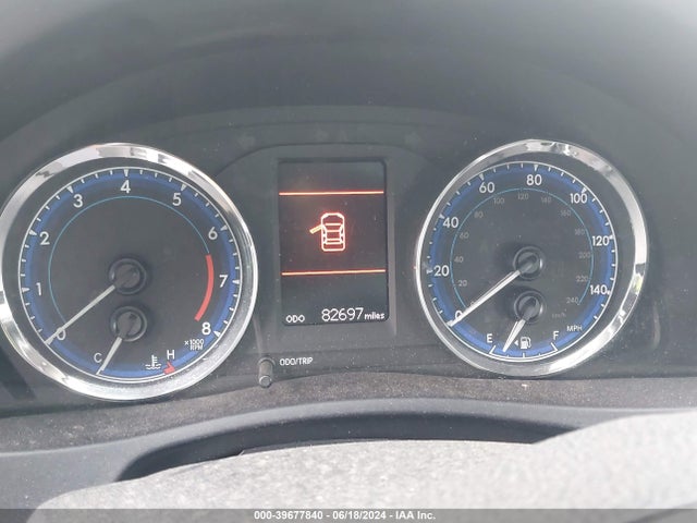Toyota COROLLA LE 2018 5YFBURHE0JP855631 Image 7