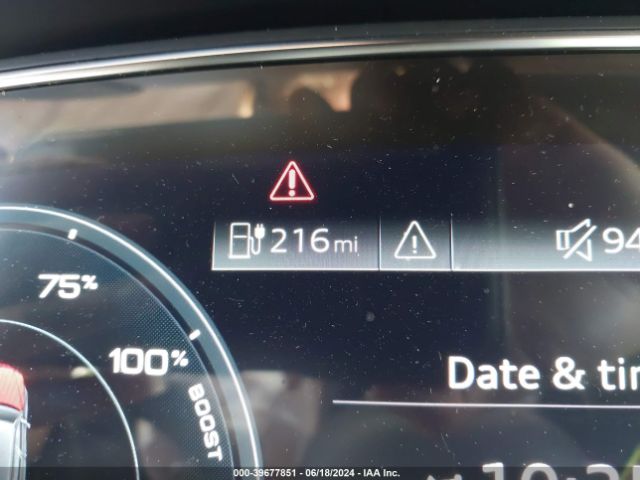 WA1LAAGE9KB017236 Audi E-tron Premium Plus