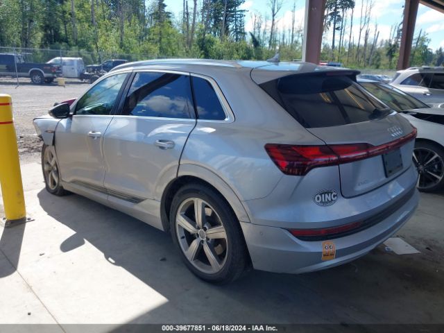 WA1LAAGE9KB017236 Audi E-tron Premium Plus