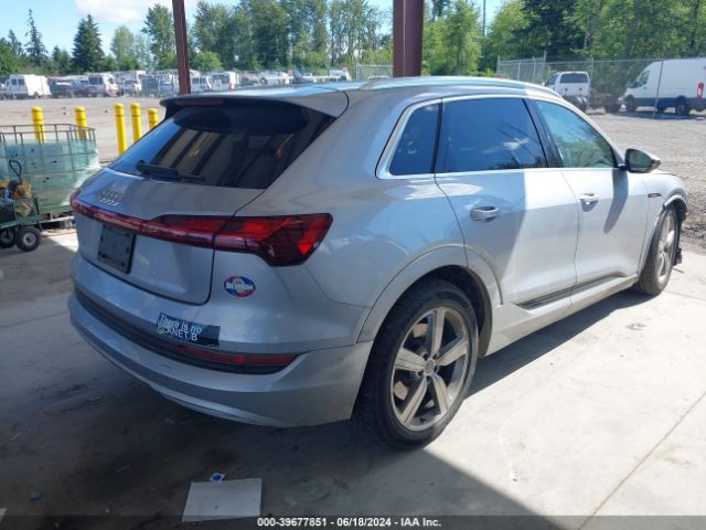 WA1LAAGE9KB017236 Audi E-tron Premium Plus