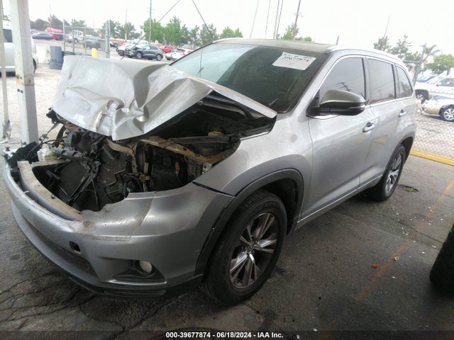 Toyota Highlander Xle V6 2014 5TDKKRFHXES009412 Image 2